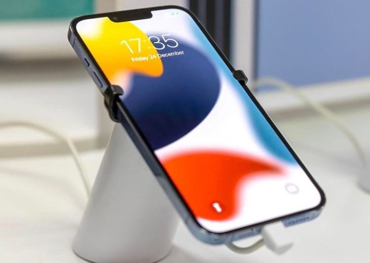 iPhone 14 vẫn sử dụng cổng sạc Lightning quen thuộc