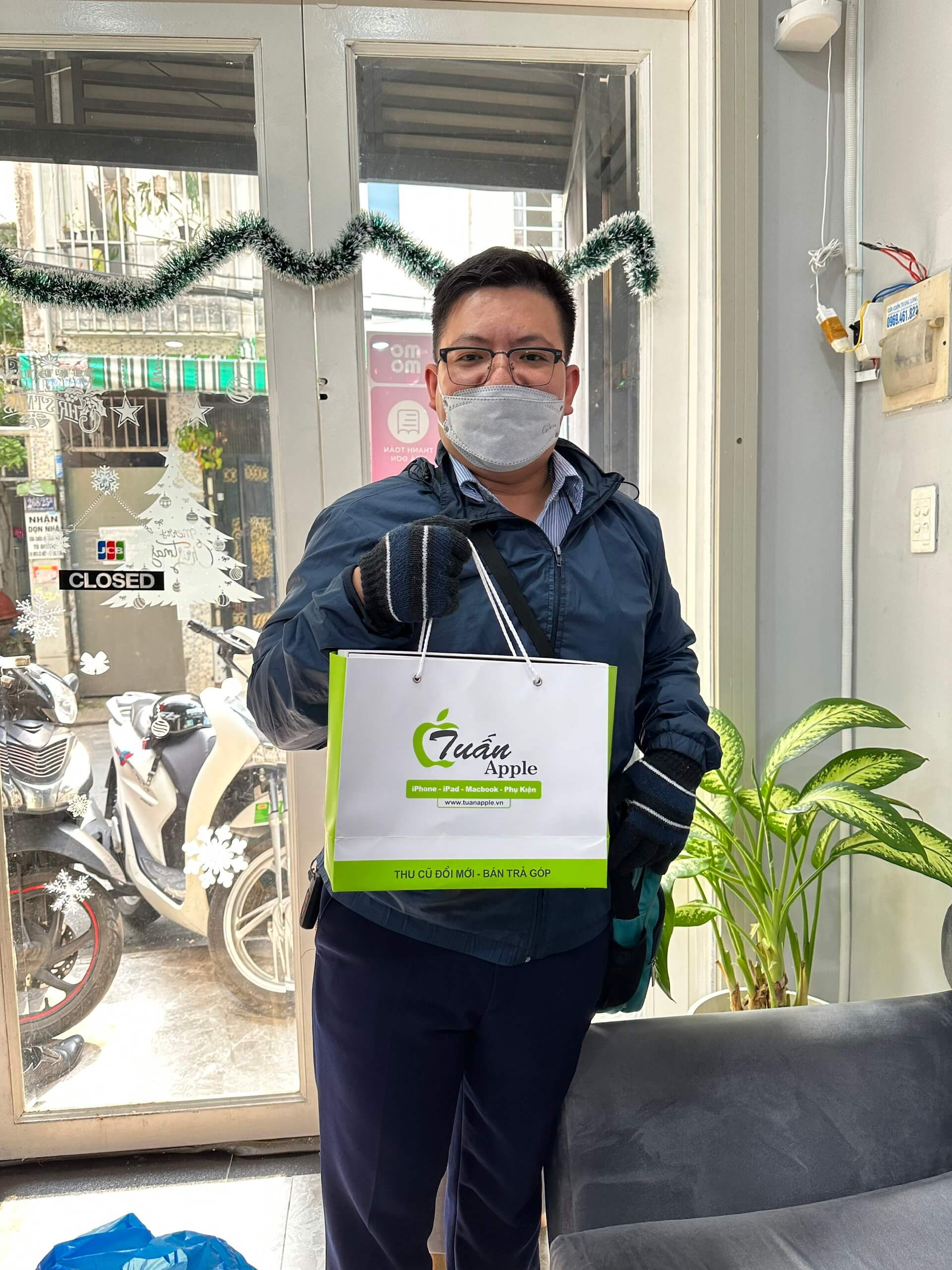 Khách hàng đã sử dụng dịch vụ thu mua iPhone cũ tại Tuấn Apple