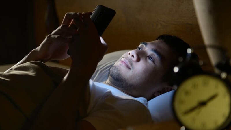 thói quen sử dụng smartphone không tốt