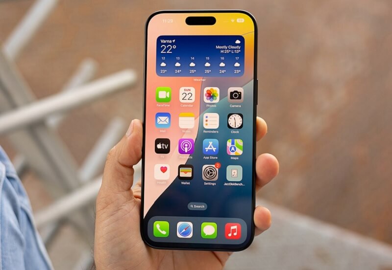 iPhone 15 thường sở hữu màn hình Super Retina XDR OLED kích thước 6.1 inch
