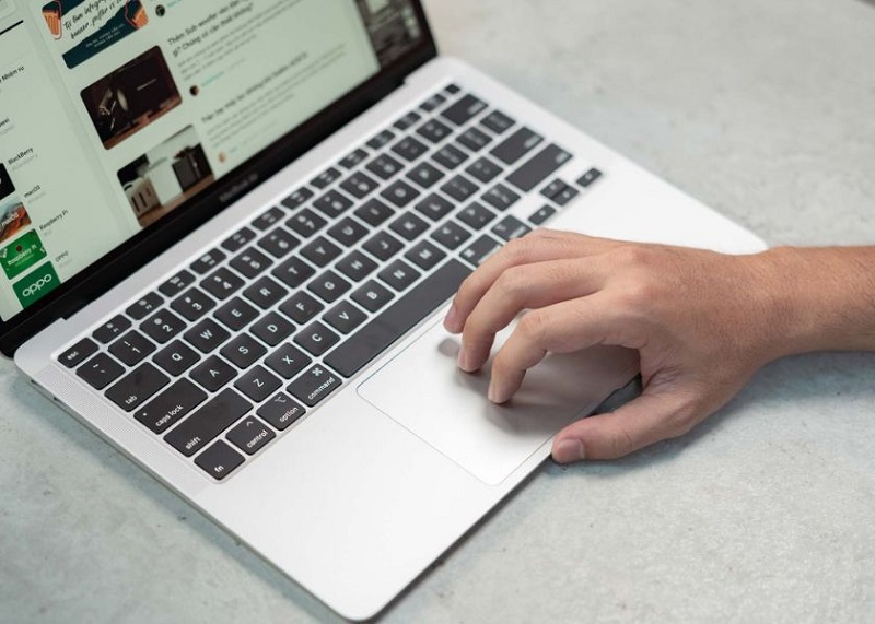 Hướng dẫn dán trackpad cho Macbook hiệu quả