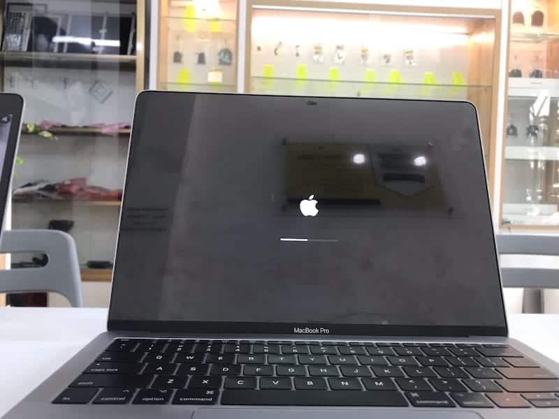 Nguyên nhân máy Macbook bị đơ màn hình