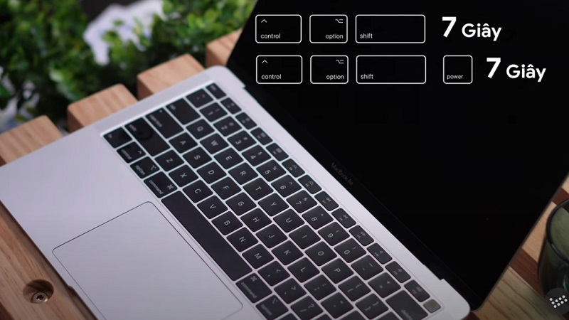 Cài đặt NVRAM/PRAM khắc phục MacBook không nghe được loa ngoài
