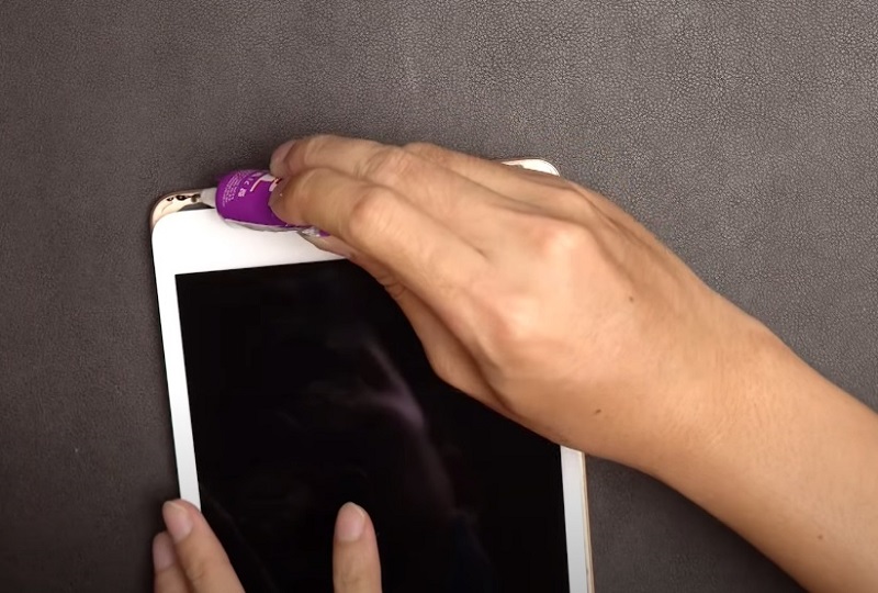 Sửa lỗi iPad mini 4 bị sọc màn hình do phần cứng