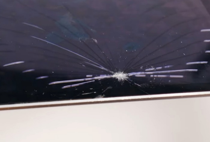 Vì sao màn hình iPad Air 2 bị nhòe màu?