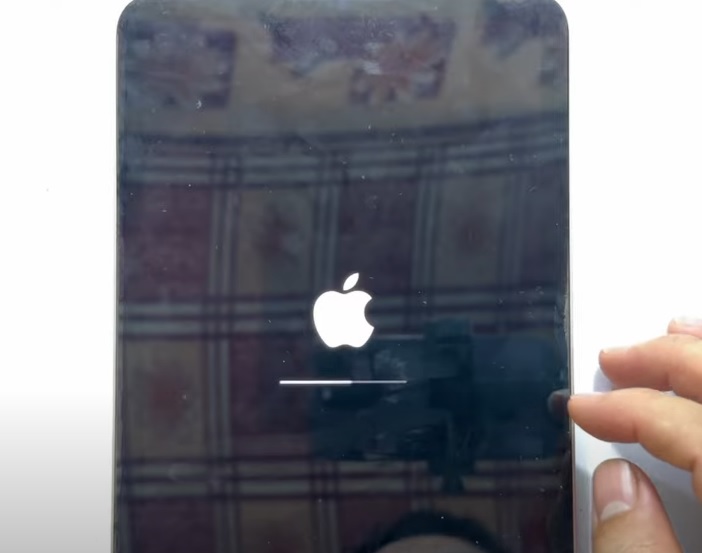 Cách khắc phục màn hình iPad bị đốm đen