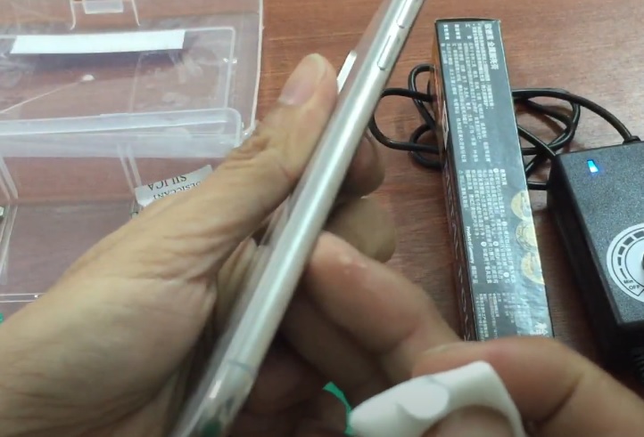 Cách khắc phục iPhone X tróc viền dùng kem đánh răng