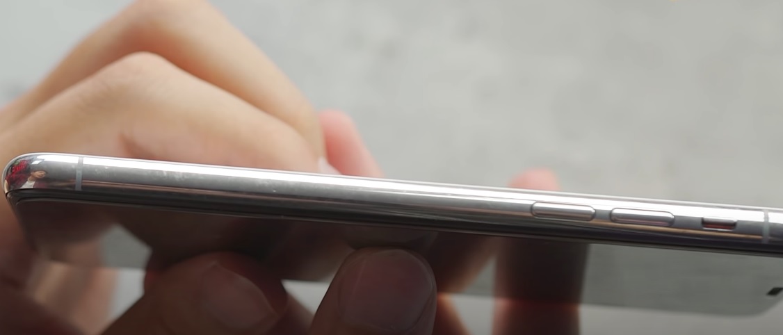 Tình trạng iPhone X tróc viền hiện nay