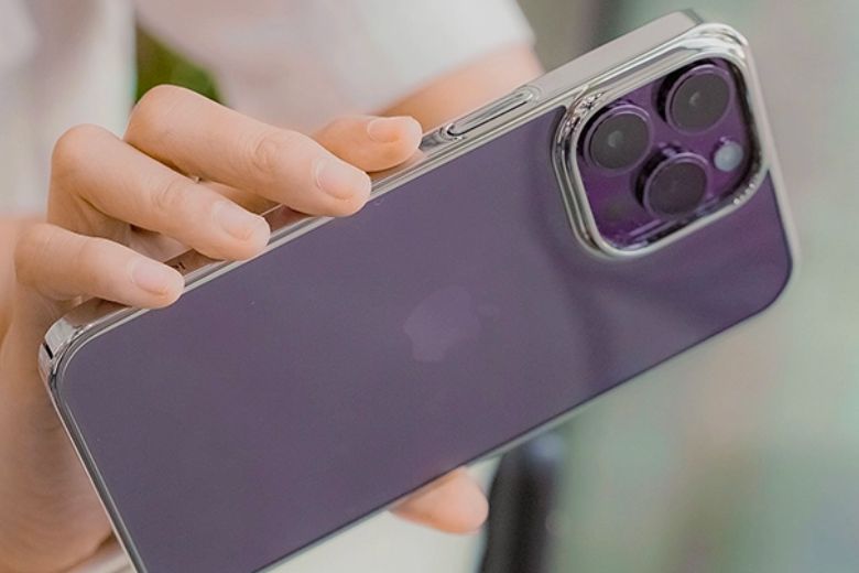 Sử dụng ốp lưng hoặc dán miếng chống tróc viền khắc phục iPhone X tróc viền