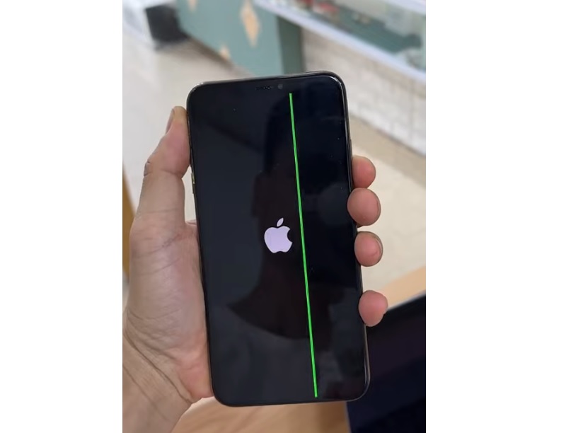 6 Cách khắc phục màn hình iPhone XS Max bị sọc xanh