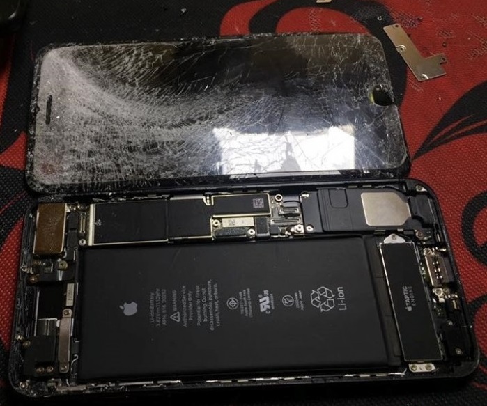 Vì sao cần nhận biết củ sạc iPhone chính hãng