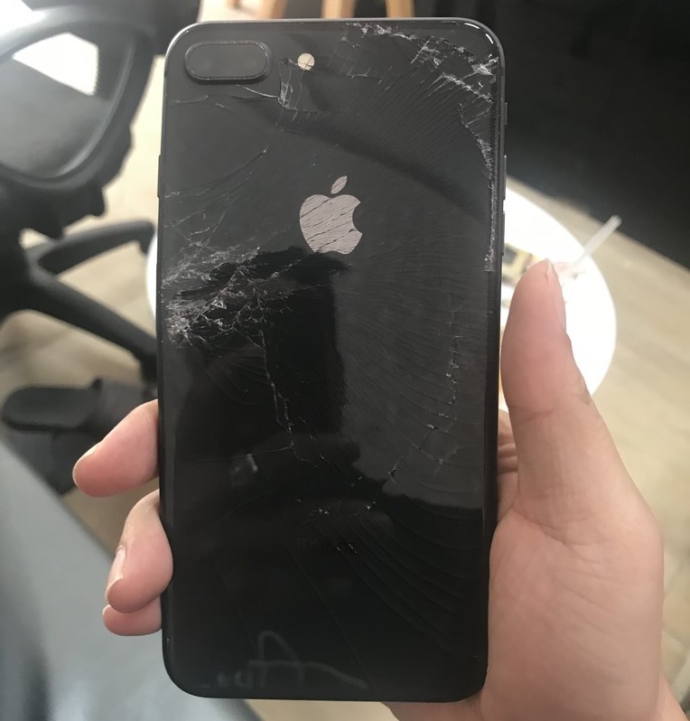 Bán xác iPhone 8 Plus được bao nhiêu?