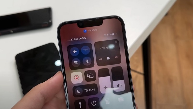 Dấu hiệu pin iPhone bị chai