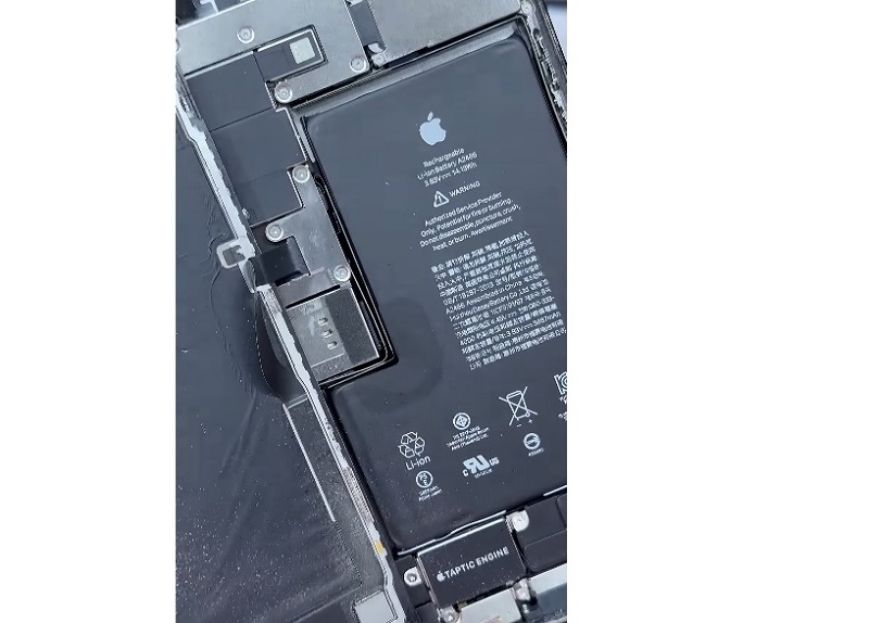 Cách phục hồi pin iphone bị chai thay đổi pin hoàn toàn mới