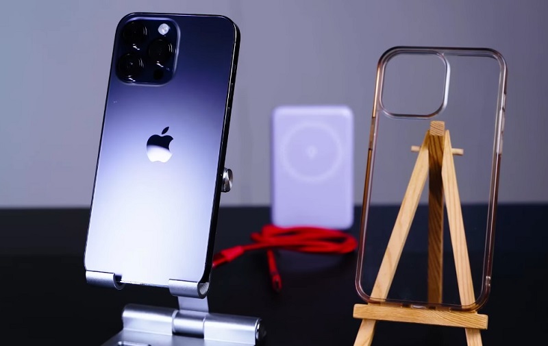 Khắc phục iPhone 11 Pro Max bị nóng máy bằng cách tháo ốp lưng khi bị nóng hoặc khi sạc pin