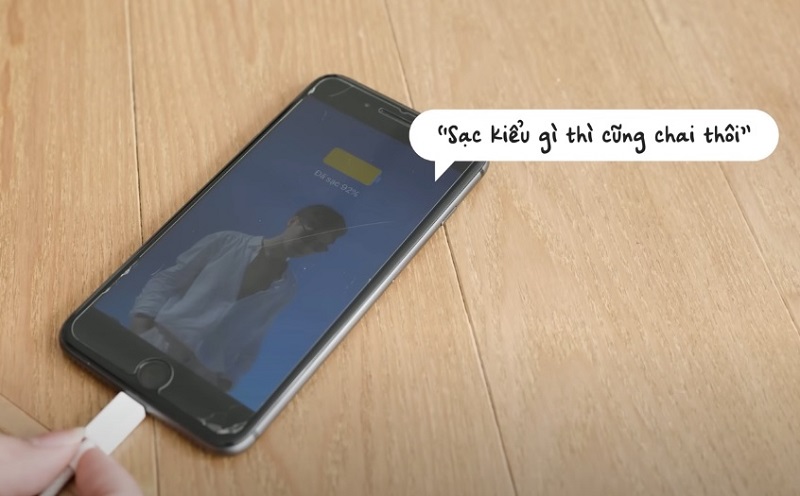 iPhone bị giật bị nhiễm điện do sạc không đúng cách