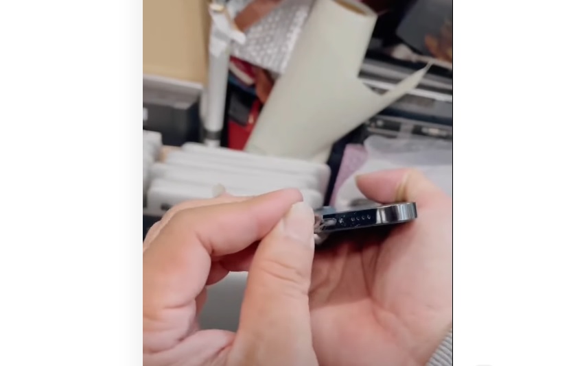 Sạc iPhone ở môi trường ẩm ướt