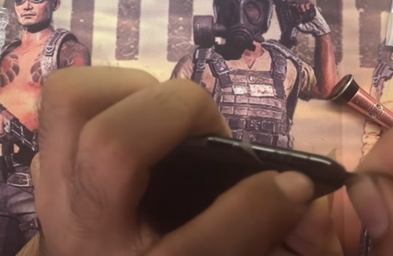 Khác phục iPhone XS Max bị vỡ màn hình bằng cách thay màn hình