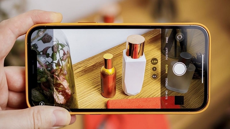 Nguyên nhân camera iPhone bị vàng