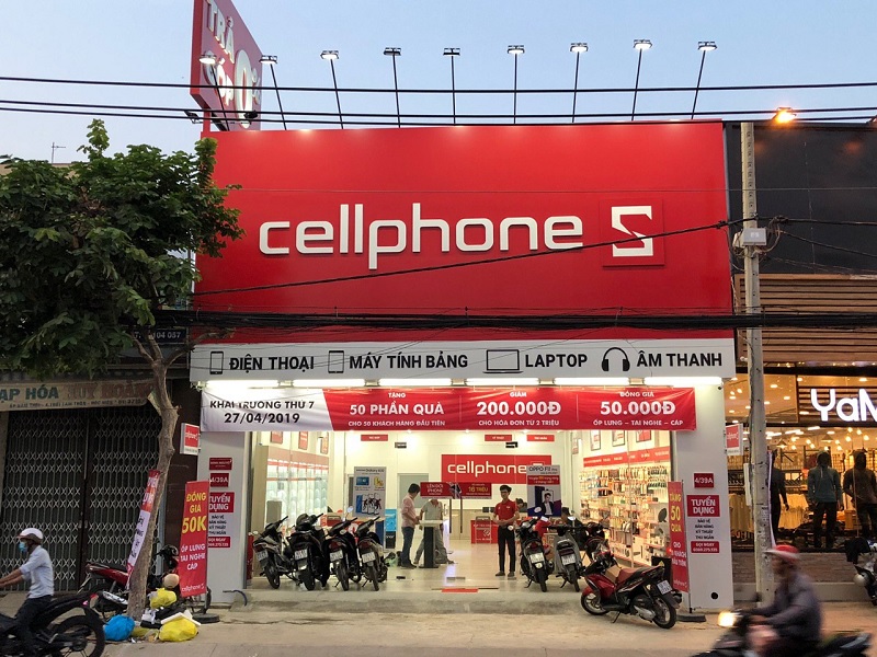 Cửa hàng CellphoneS bán iPhone cũ uy tín tại TPHCM