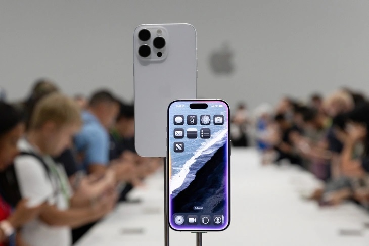 iPhone 16 Plus tích hợp Apple Intelligence