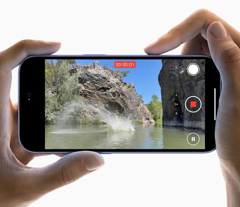 iPhone 16 được trang bị hệ thống camera kép với camera Fusion 48MP