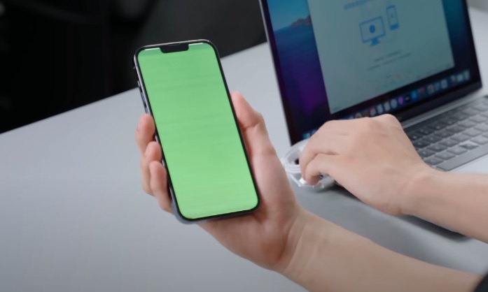 Nguyên nhân màn hình trắng xóa điện thoại