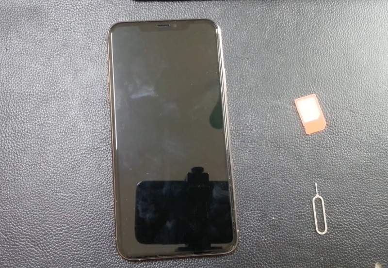 Khắc phục màn hình trắng xóa điện thoại bằng cách khởi động lại máy