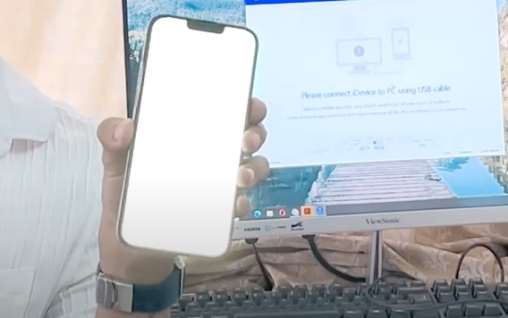 Nguyên nhân màn hình trắng xóa điện thoại