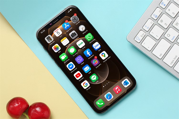 Có nên mua iPhone 12 Pro 256GB cũ thời điểm này không?