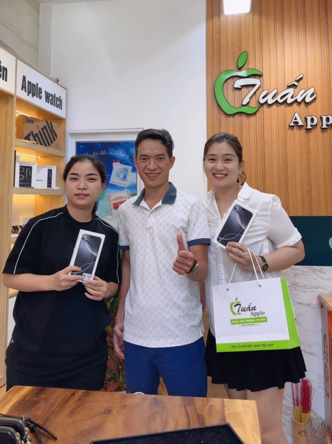 Khách hàng đã sử dụng dịch vụ thu mua iPhone cũ tại Tuấn Apple