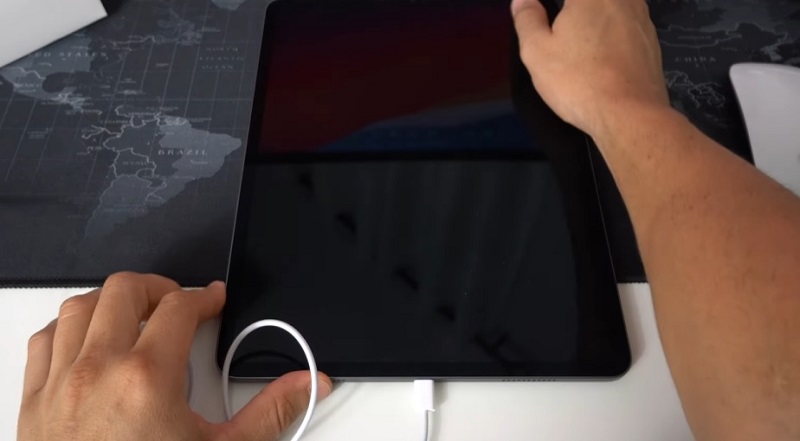 Sửa lỗi iPad sạc không vào pin bằng cách khởi động lại máy