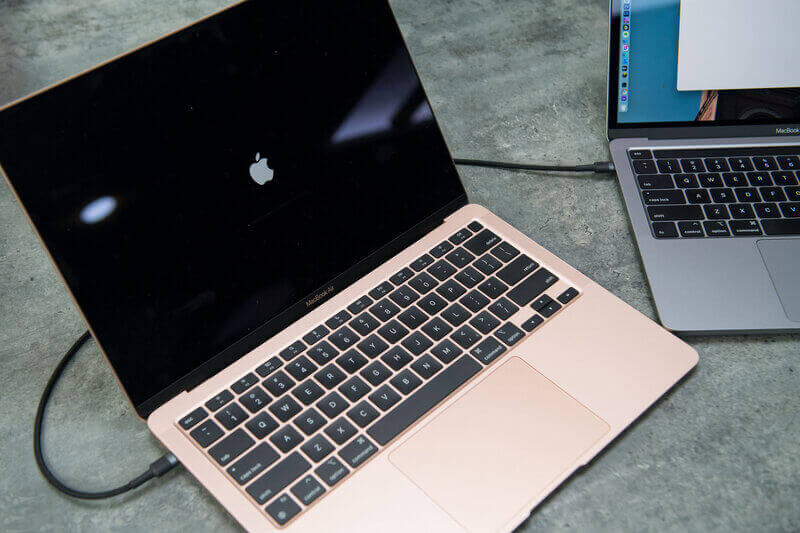 Nguyên nhân Macbook bị treo khi mở máy