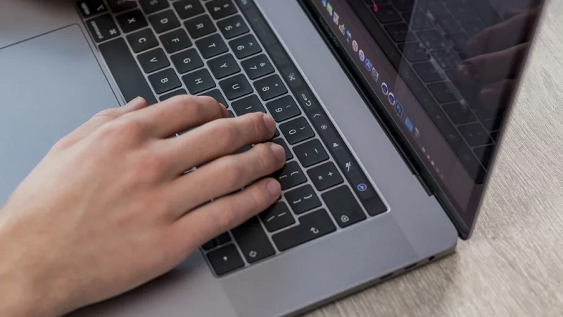 Kiểm tra bàn phím, touchpad trên Macbook cũ