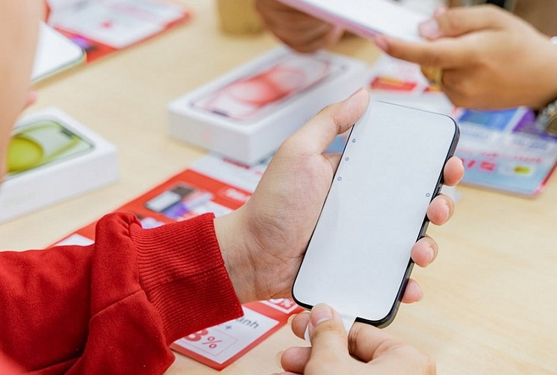 Mua điện thoại trả góp có trả lại được không?