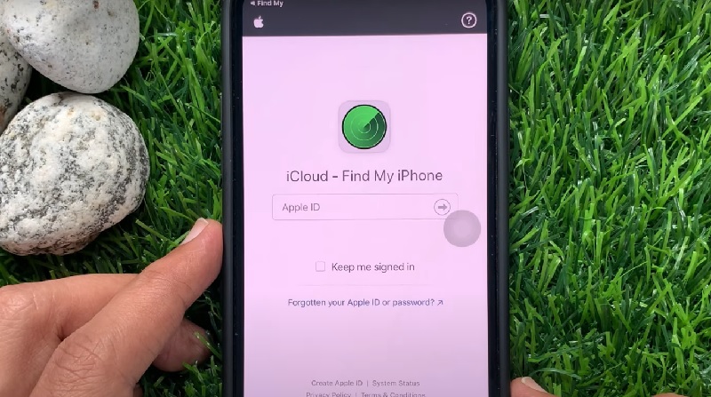 Tải ứng dụng Find My Friends từ App Store và cài đặt lên iPhone của bạn