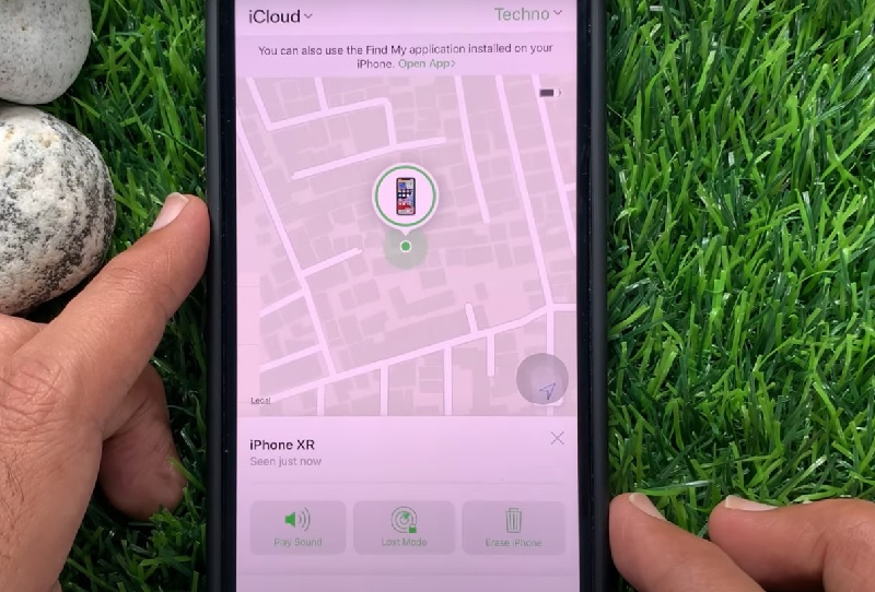 Thiết bị nhận yêu cầu kết bạn, nhấn “Accept” để theo dõi vị trí nếu được chia sẻ