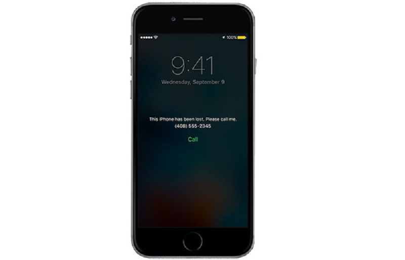 Sau khi hoàn tất, iPhone bị khóa sẽ hiển thị số điện thoại và tin nhắn giúp tăng cơ hội tìm lại.