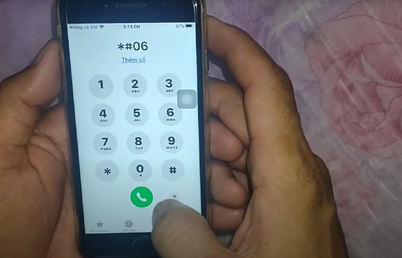 Mở ứng dụng Điện thoại, nhập *#06# và nhấn Gọi để hiển thị mã IMEI trên màn hình