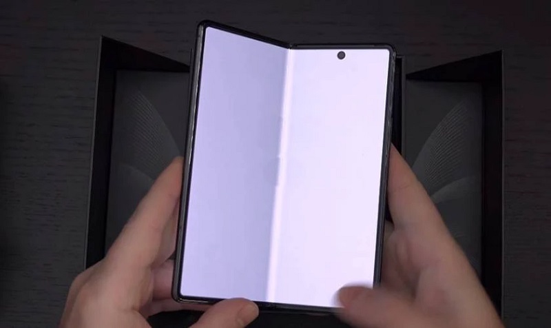 Dấu hiệu nhận biết màn hình điện thoại samsung bị trắng xóa