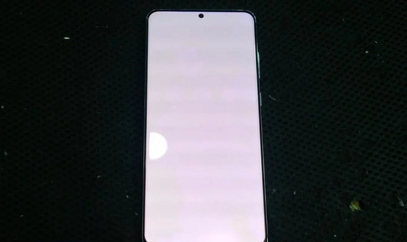 Lưu ý khi sửa màn hình điện thoại samsung bị trắng xóa