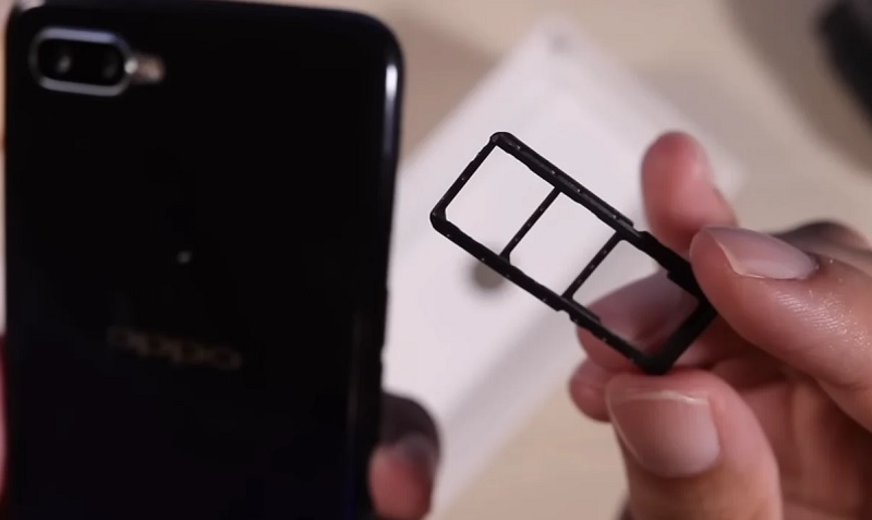 Lưu ý khi xử lý tình trạng chọc sim không ra trên điện thoại