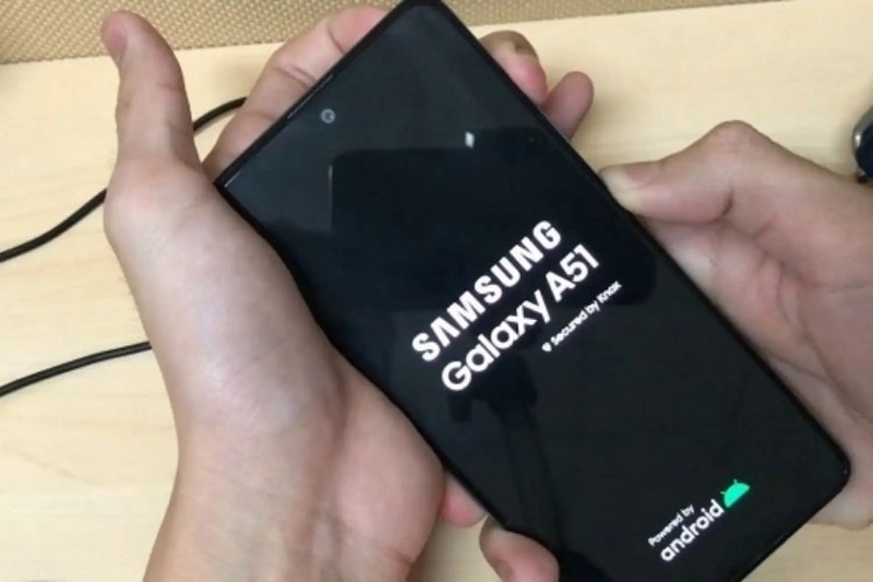 Nguyên nhân điện thoại Samsung bị đơ không tắt nguồn được​