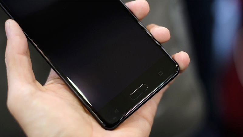 Nguyên nhân điện thoại vẫn chạy nhưng không lên màn hình