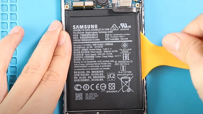 Cách khắc phục điện thoại vẫn chạy nhưng không lên màn hình