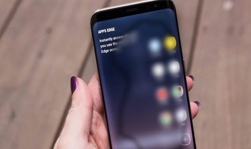 Vì sao màn hình điện thoại Samsung bị mờ?