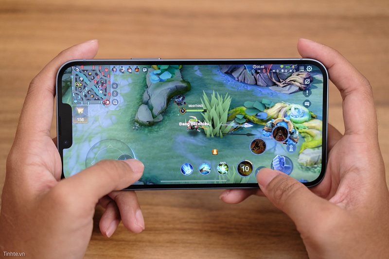 So sánh iPhone 17 và iPhone 14 qua khả năng chơi game