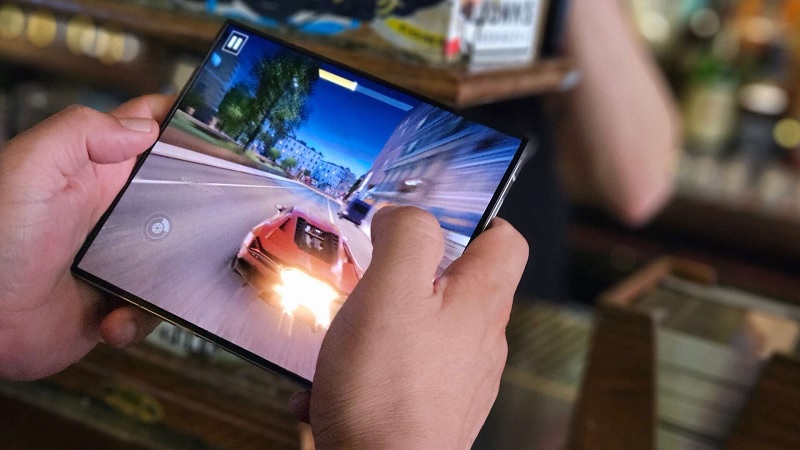 So sánh iPhone 17 vs Galaxy Z Fold 6 qua khả năng chơi game