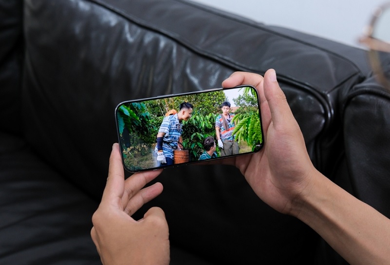 So sánh iPhone Air với iPhone 16 Pro Max qua màn hình