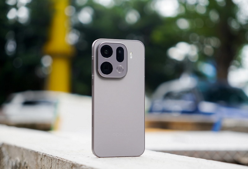 OPPO Find X9 Pro và iPhone Air chi tiết